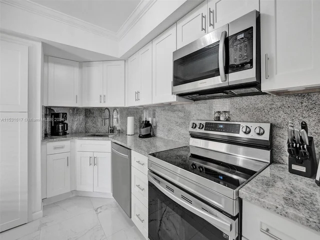 1801 Presidential Way # D202, West Palm Beach FL 33401