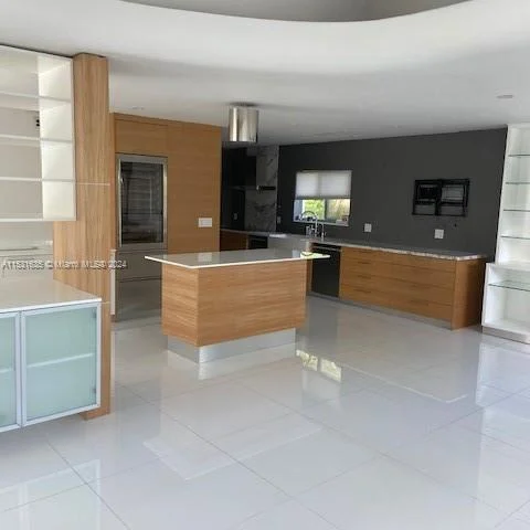 1000 N Shore Dr, Miami Beach FL 33141