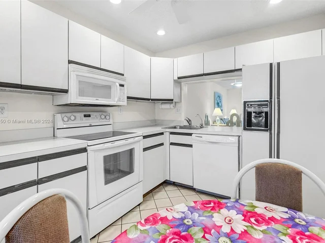 3235 S Carambola Cir S # 23118, Coconut Creek FL 33066