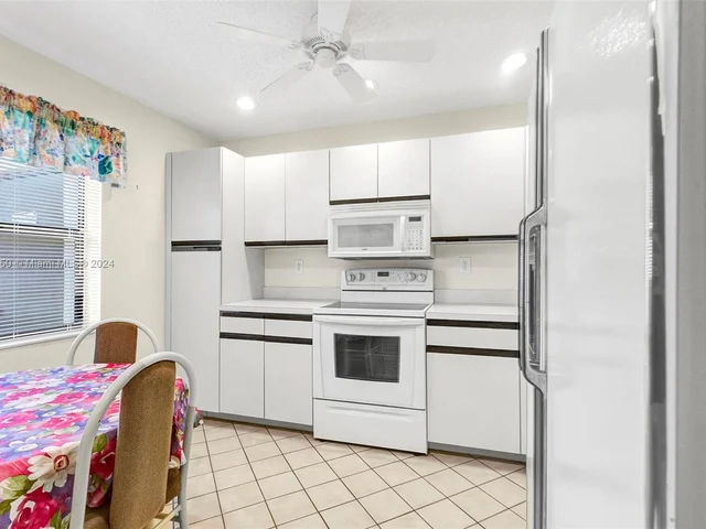 3235 S Carambola Cir S # 23118, Coconut Creek FL 33066