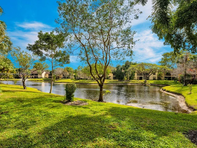 3235 S Carambola Cir S # 23118, Coconut Creek FL 33066
