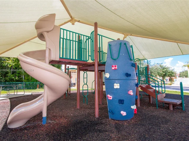 1075 Park Ridge Cir # 1075, Kissimmee FL 34746