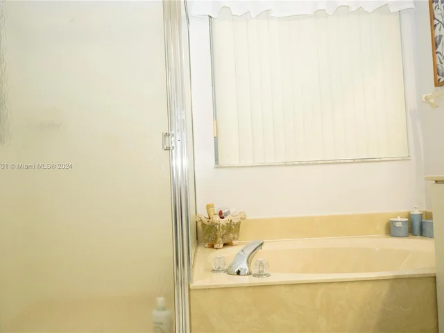 15792 NW 15th Ct, Pembroke Pines FL 33028