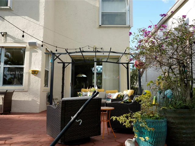 15792 NW 15th Ct, Pembroke Pines FL 33028