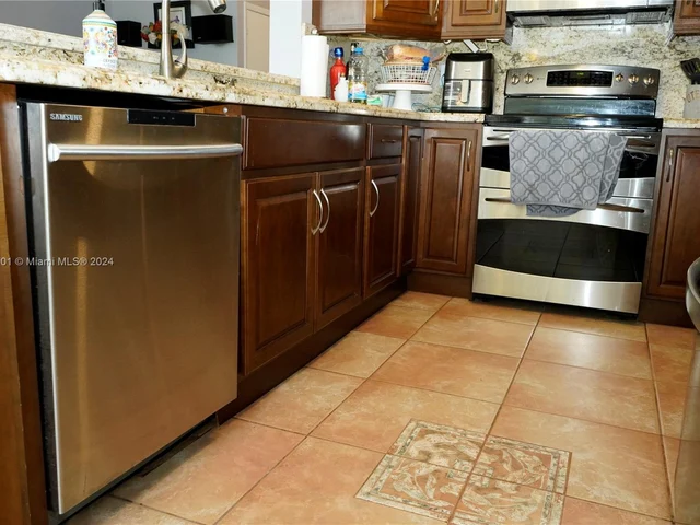 15792 NW 15th Ct, Pembroke Pines FL 33028