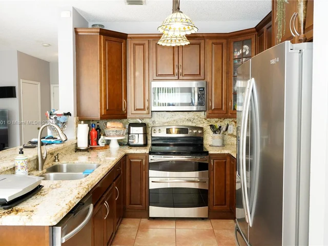 15792 NW 15th Ct, Pembroke Pines FL 33028