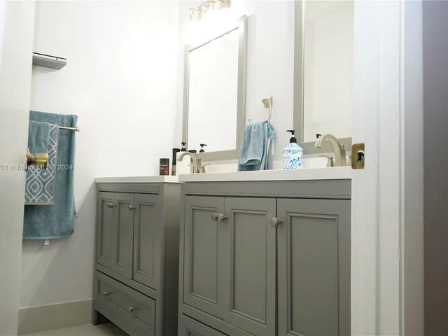 15792 NW 15th Ct, Pembroke Pines FL 33028