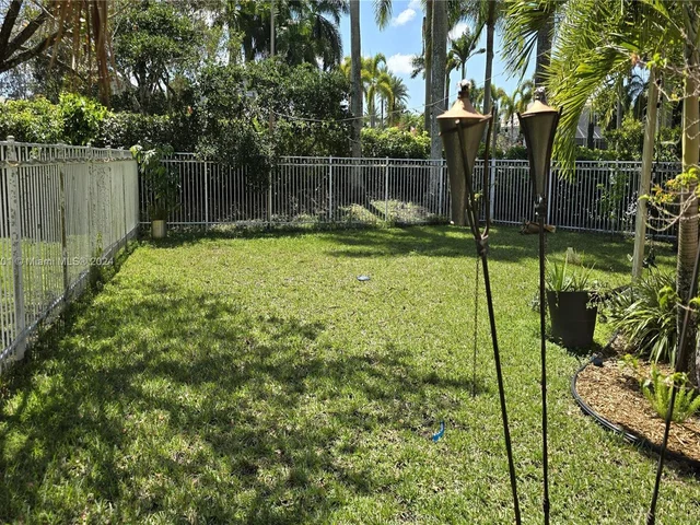 15792 NW 15th Ct, Pembroke Pines FL 33028