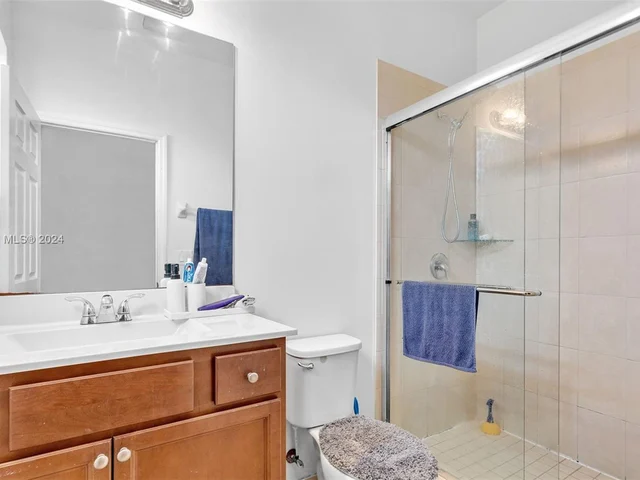 9244 W 33rd Way, Hialeah FL 33018