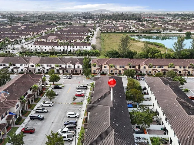 9244 W 33rd Way, Hialeah FL 33018