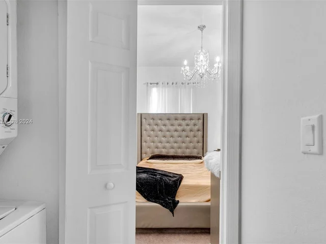 9244 W 33rd Way, Hialeah FL 33018