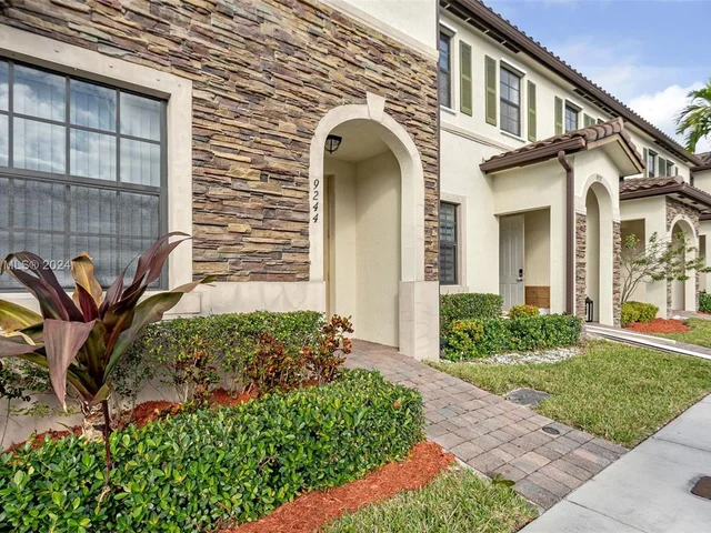 9244 W 33rd Way, Hialeah FL 33018