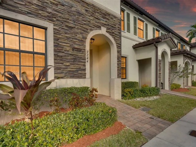 9244 W 33rd Way, Hialeah FL 33018