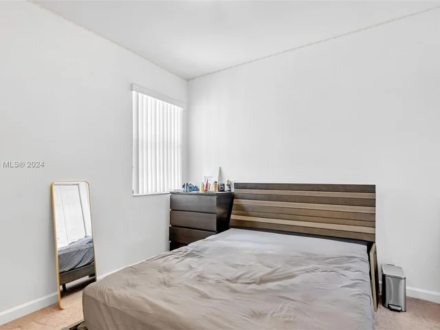 9244 W 33rd Way, Hialeah FL 33018