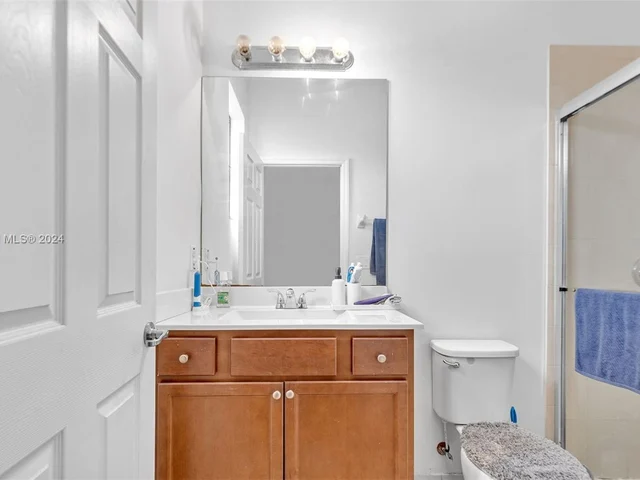 9244 W 33rd Way, Hialeah FL 33018