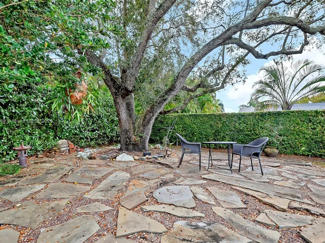 7540 SW 174th St, Palmetto Bay FL 33157