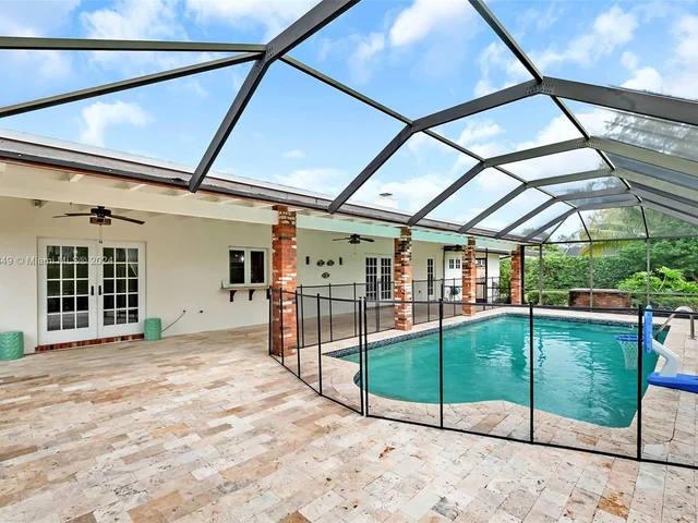 7540 SW 174th St, Palmetto Bay FL 33157