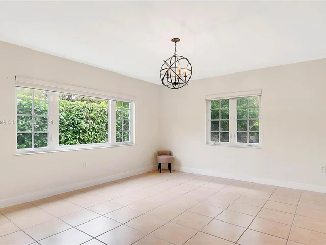 7540 SW 174th St, Palmetto Bay FL 33157