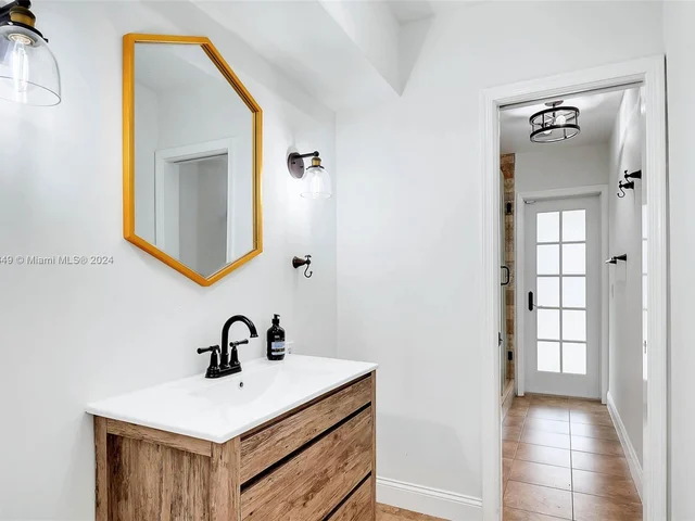 7540 SW 174th St, Palmetto Bay FL 33157