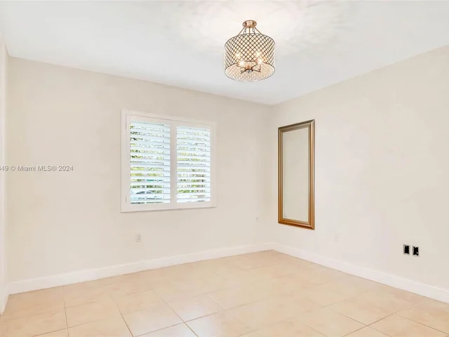 7540 SW 174th St, Palmetto Bay FL 33157