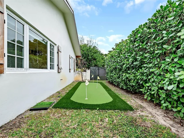 7540 SW 174th St, Palmetto Bay FL 33157