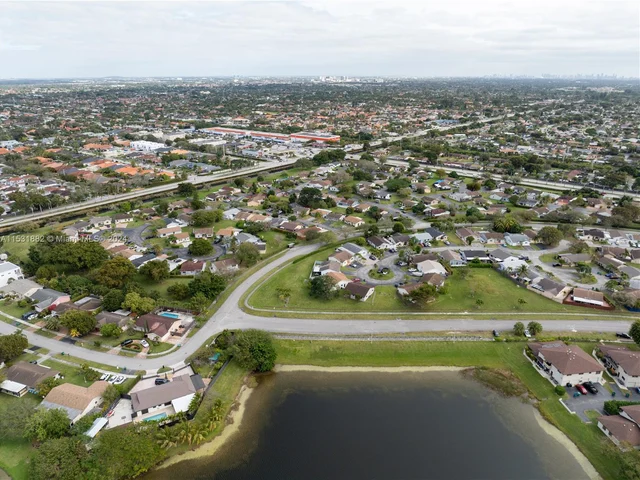 4225 SW 138th Ct, Miami FL 33175