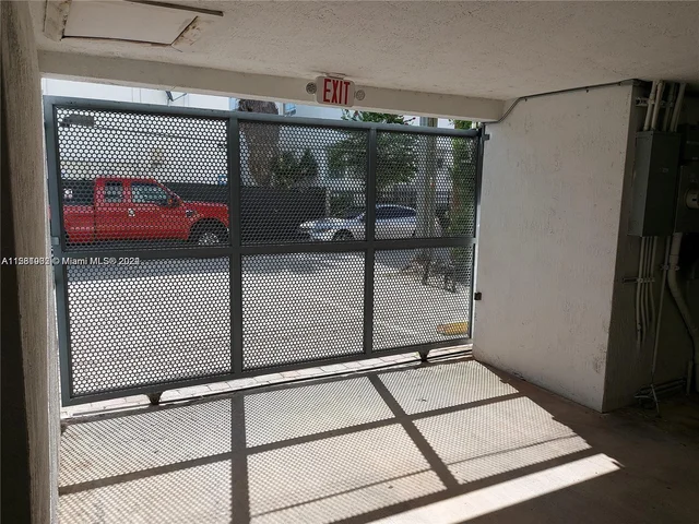 945 Michigan Ave # 5, Miami Beach FL 33139