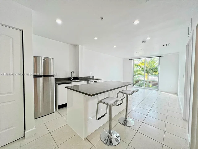 945 Michigan Ave # 5, Miami Beach FL 33139