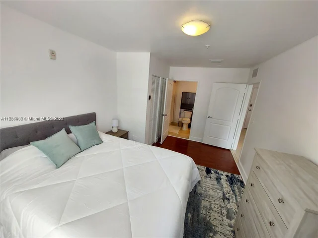 945 Michigan Ave # 5, Miami Beach FL 33139