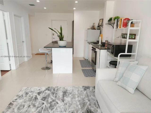 945 Michigan Ave # 5, Miami Beach FL 33139