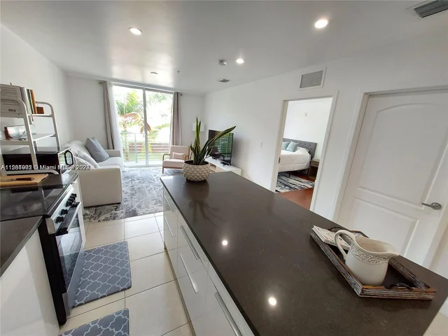 945 Michigan Ave # 5, Miami Beach FL 33139