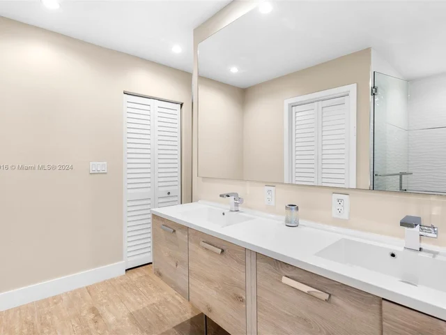 822 Almeria Ave, Coral Gables FL 33134