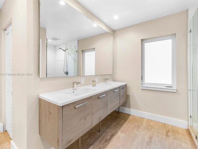 822 Almeria Ave, Coral Gables FL 33134