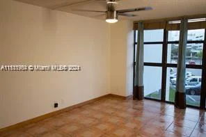 400 Leslie Dr # 228, Hallandale Beach FL 33009