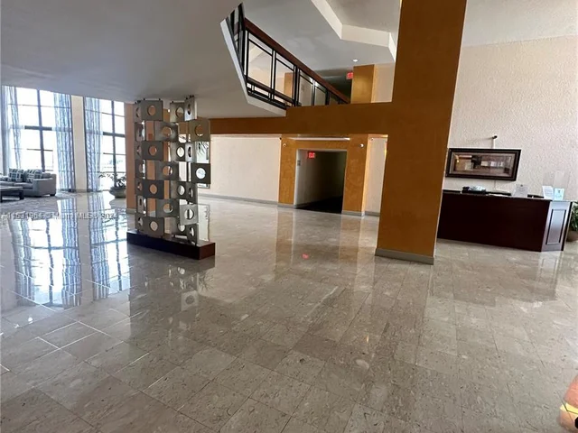 400 Leslie Dr # 228, Hallandale Beach FL 33009