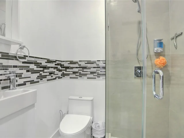 15820 SW 148th Ter, Miami FL 33196