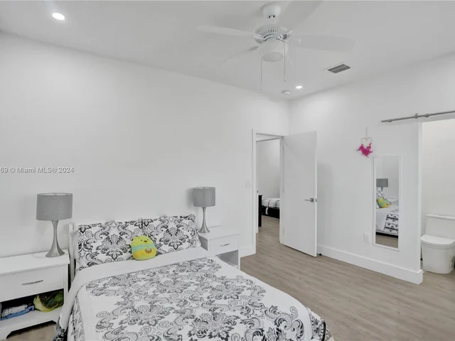 15820 SW 148th Ter, Miami FL 33196