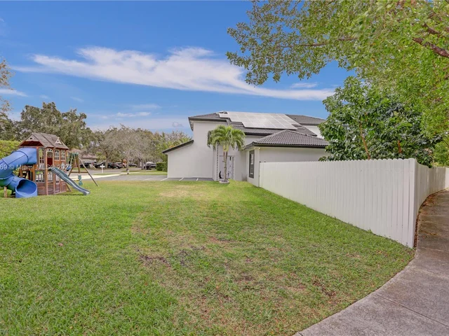 15820 SW 148th Ter, Miami FL 33196