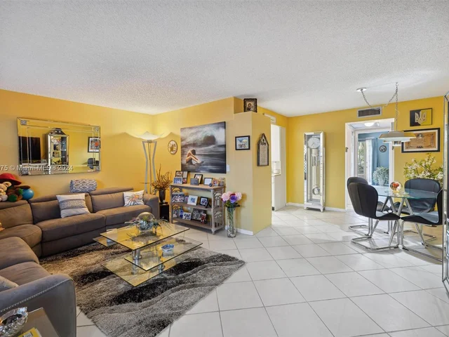 1011 Newport G # 1011, Deerfield Beach FL 33442