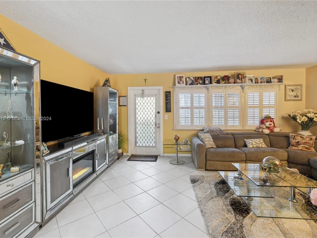 1011 Newport G # 1011, Deerfield Beach FL 33442