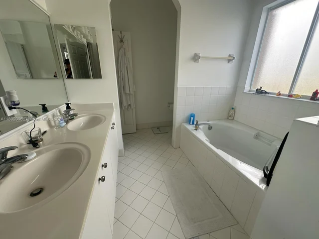 15549 SW 150th St, Miami FL 33196