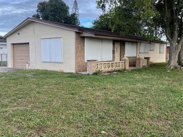 1001 SW 72nd Ave, Pembroke Pines FL 33023