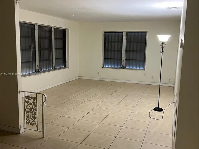 1001 SW 72nd Ave, Pembroke Pines FL 33023