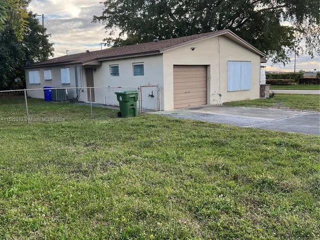 1001 SW 72nd Ave, Pembroke Pines FL 33023