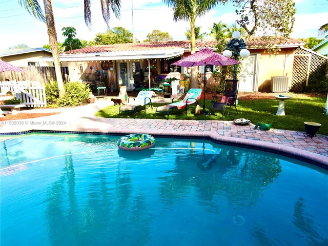 1017 SW 22nd Ter, Fort Lauderdale FL 33312