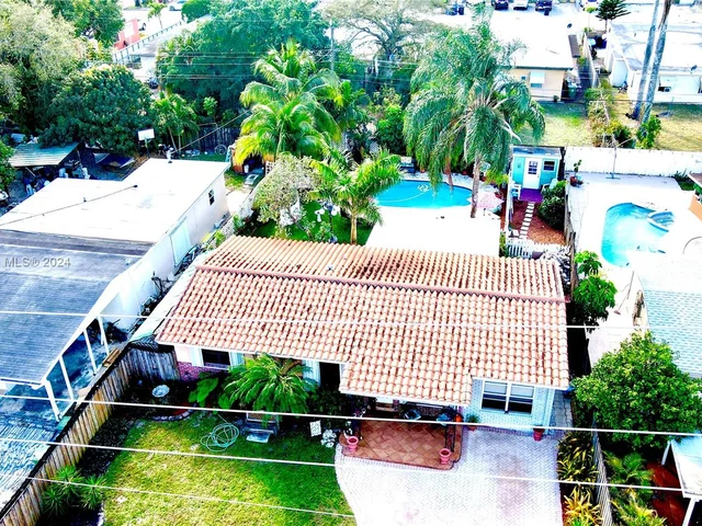 1017 SW 22nd Ter, Fort Lauderdale FL 33312