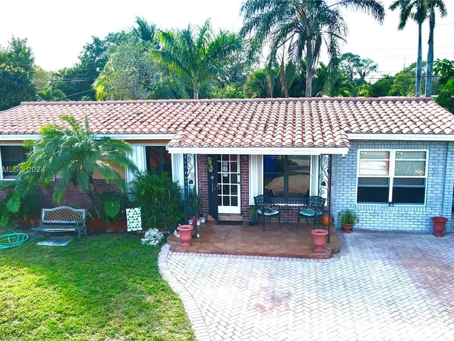 1017 SW 22nd Ter, Fort Lauderdale FL 33312