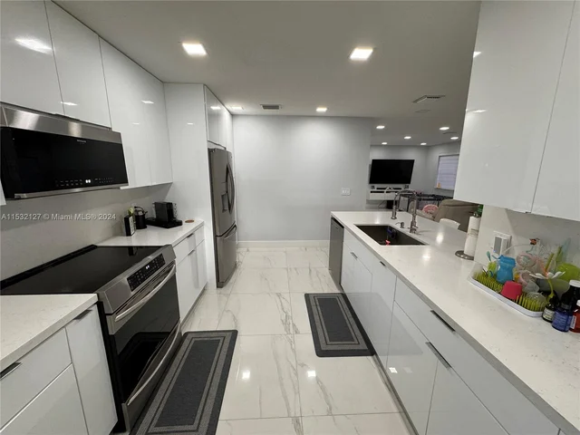 1320 SW 141st Ave, Miami FL 33184