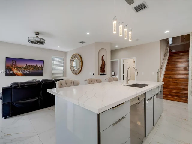 1710 NE 37th Pl, Homestead FL 33033