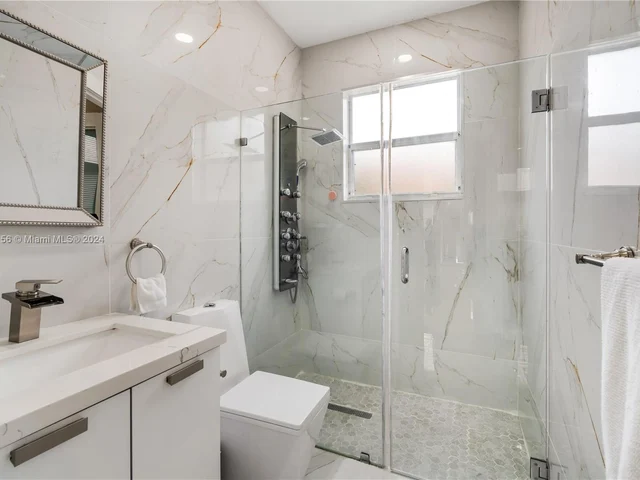 1710 NE 37th Pl, Homestead FL 33033